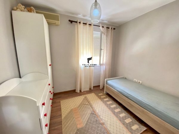 Tirane, jepet me qera apartament 3+1 Kati 2, 100 m² 650 € (RRUGA E BARRIKADAVE)