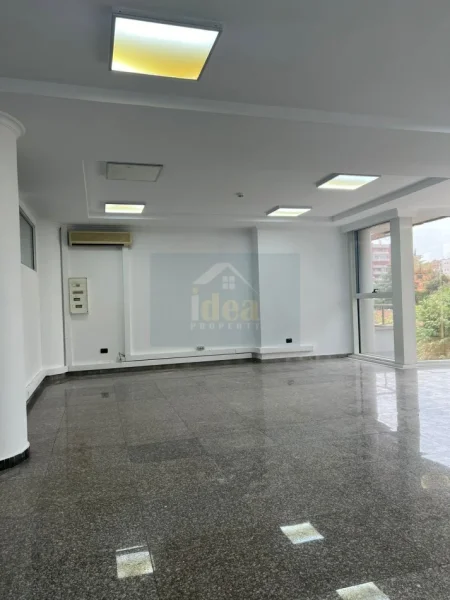 Tirane, jepet me qera zyre Kati 3, 86 m² 1,550 € (Ibrahim Rrugova)