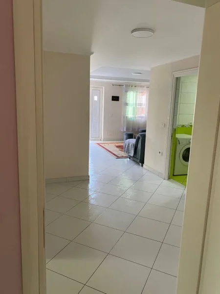 Tirane, jepet me qera 2+1+Ballkon Kati 3, 120 m² 700 € (Don Bosko)