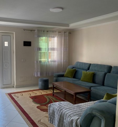Tirane, jepet me qera 2+1+Ballkon Kati 3, 120 m² 700 € (Don Bosko)