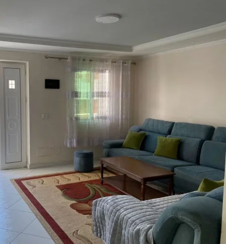 Tirane, jepet me qera 2+1+Ballkon Kati 3, 120 m² 700 € (Don Bosko)