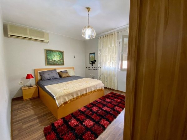 Tirane, jepet me qera apartament 3+1 Kati 2, 100 m² 650 € (RRUGA E BARRIKADAVE)