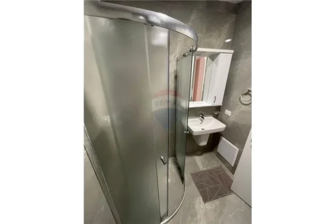 Tirane, jepet me qera apartament 2+1 Kati 7, 95 m² 700 € (Kompleksi Fiori di Bosco - Don Bosko)