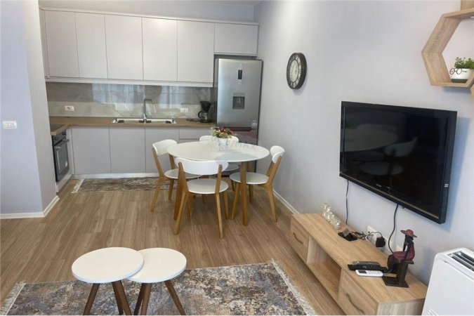 Tirane, jepet me qera apartament 2+1 Kati 7, 95 m² 700 € (Kompleksi Fiori di Bosco - Don Bosko)