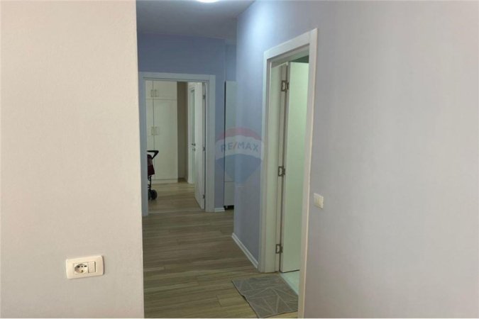 Tirane, jepet me qera apartament 2+1 Kati 7, 95 m² 700 € (Kompleksi Fiori di Bosco - Don Bosko)