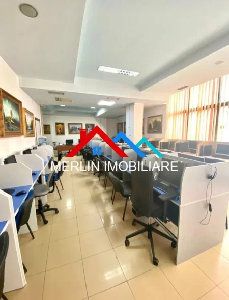 Tirane, Shitet ambjent biznesi Kati 0, 217 m² per  580,000 € (Ne rrugen e Elbasanit,  rruga Stavro Vinjai)