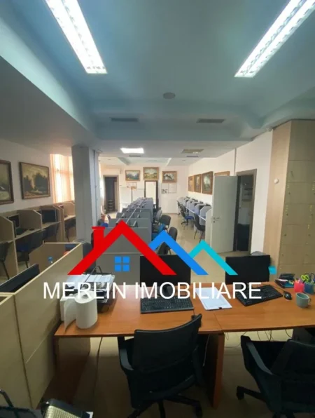 Tirane, Shitet ambjent biznesi Kati 0, 217 m² per  580,000 € (Ne rrugen e Elbasanit,  rruga Stavro Vinjai)