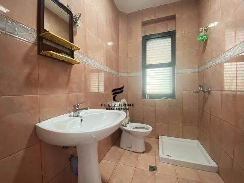 Tirane, shitet Vile 5+1 Kati 3, 468 m² 465,000 € (DON BOSKO)