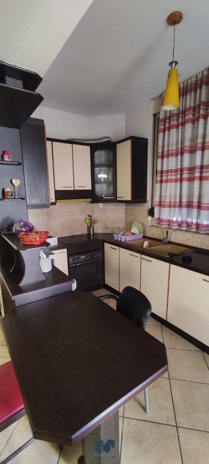 Tirane, jepet me qera apartament 2+1 , 110 m² 500 € (Jepet Me Qera Kati 3 I Nje Vile 2+1 Tek 21 Dhjetori[ID PV031])