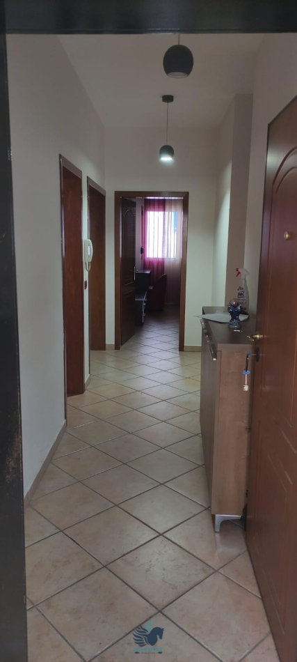 Tirane, jepet me qera apartament 2+1 , 110 m² 500 € (Jepet Me Qera Kati 3 I Nje Vile 2+1 Tek 21 Dhjetori[ID PV031])