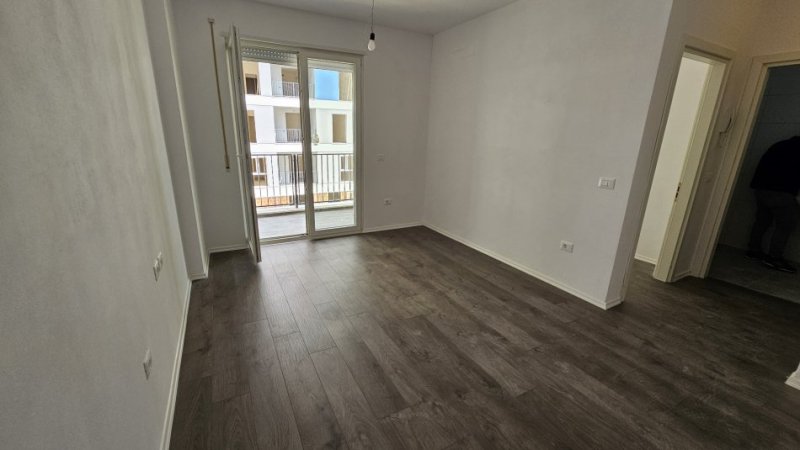 Tirane, shitet 1+1+Ballkon Kati 3, 54 m² 71,000 € 