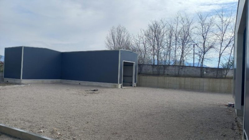 Tirane, jepet me qera MAGAZINE , 1,300 m² 2,000 € (Aeroporti Nene Tereza)