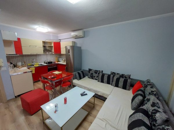 Tirane, shes apartament 2+1 Kati 3, 74 m² 150,000 € (Stacioni i Trenit)