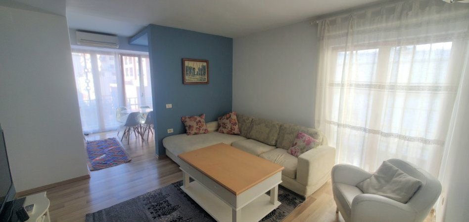 Tirane, jepet me qera apartament 1+1+Ballkon Kati 5, 65 m² 650 € (MYSLYM SHYRI)