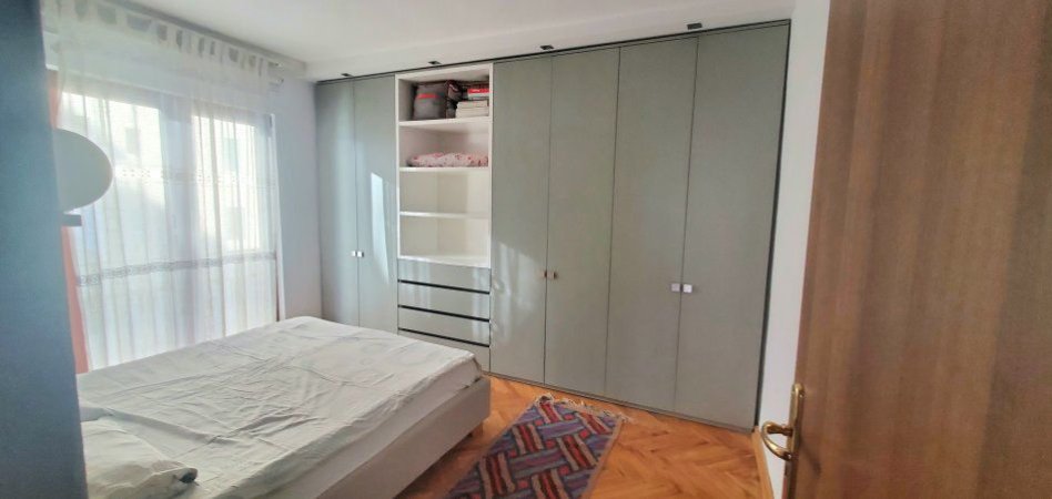 Tirane, jepet me qera apartament 1+1+Ballkon Kati 5, 65 m² 650 € (MYSLYM SHYRI)
