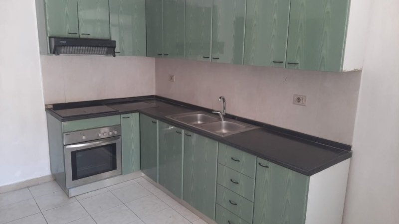 Tirane, jepet me qera apartament 2+1 Kati 1, 80 m² 320 € (SIRI KODRA)