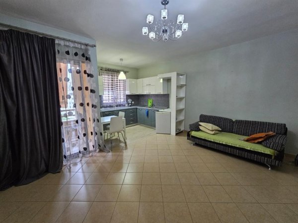 Tirane, jap me qera apartament 1+1+Aneks+Ballkon Kati 4, 76 m² 300 € (Rruga Muhamet Deliu)