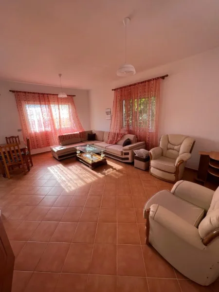 Tirane, jap me qera apartament 2+1+Ballkon Kati 3, 120 m² 350 € (Rruga elbasanit)