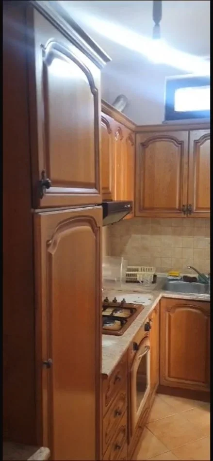 Tirane, jap me qera apartament+verande | Penthouse 2+1+Aneks+Ballkon Kati 6, 95 m² 600 € (Rruga Ali Begeja Tirane)