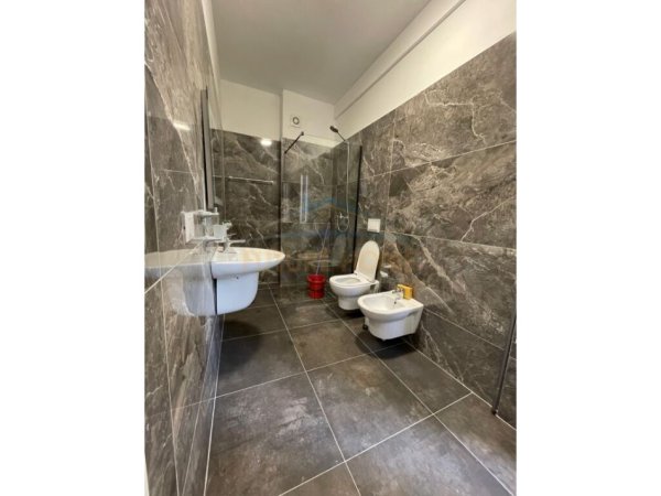 Tirane, jepet me qera apartament 1+1 Kati 3, 73 m² 550 € (Kodra e Diellit)