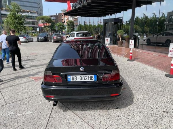 Tirane, shitet makine BMW SERIA 3 Nafte, e zeze manuale Kondicioner 249000 km 4,600 €