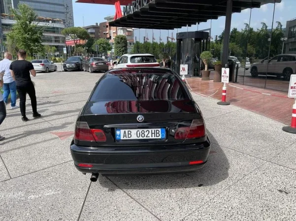 Tirane, shitet makine BMW SERIA 3 Nafte, e zeze manuale Kondicioner 249000 km 4,600 €