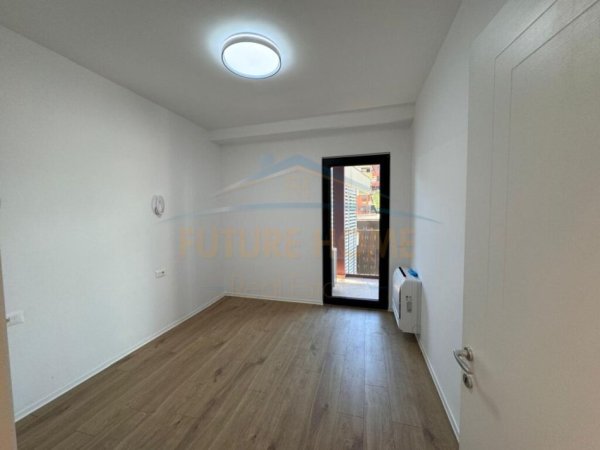 Tirane, jepet me qera zyre Kati 1, 100 m² 1,000 € (Rruga e Kavajes)