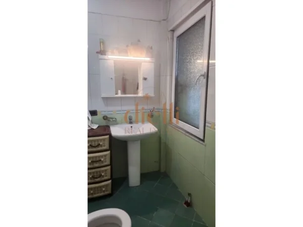 Shitet Apartament 2+1 + Post Parkimi Perfshire Ne Cmim, 2+1+Ballkon Kati 3, 70 m² 155,000 € (Kodra e Diellit)