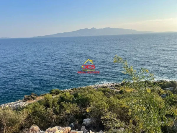 Sarande, shitet truall , 875 m² 