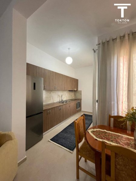 Tirane, jepet me qera apartament 1+1+Ballkon Kati 2, 75 m² 350 € (Allias)