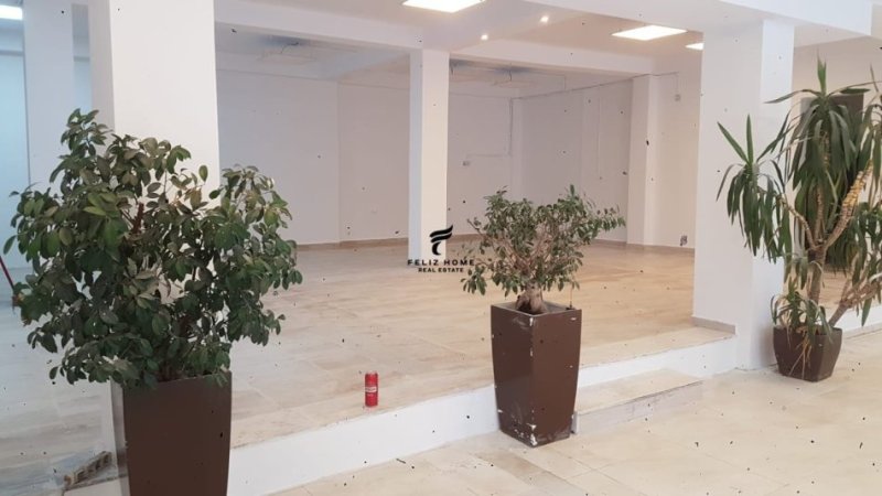 Tirane, jepet me qera dyqan Kati 0, 200 m² 1.500 € (5 MAJI)