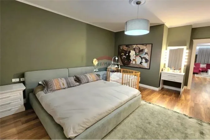 Tirane, jepet me qera apartament 2+1 , 123 m² 1.450 € (Rruga e Kavajes, Kompleksi Delijorgji)