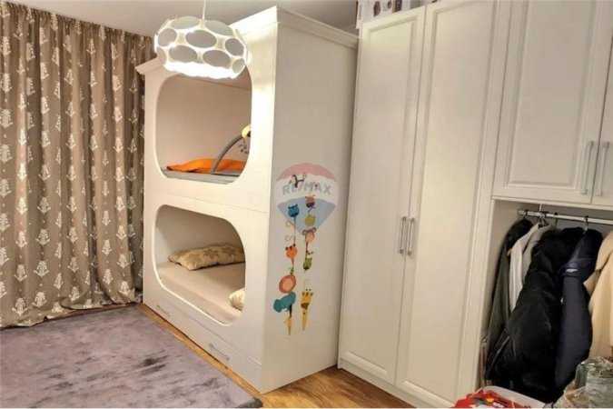 Tirane, jepet me qera apartament 2+1 , 123 m² 1.450 € (Rruga e Kavajes, Kompleksi Delijorgji)