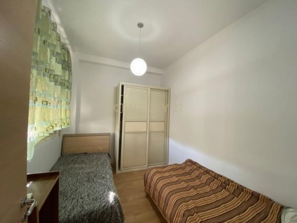 Tirane, jap me qera apartament 2+1+Ballkon , 86 m² 700 € (Kopshti Botanik Zoologjik)
