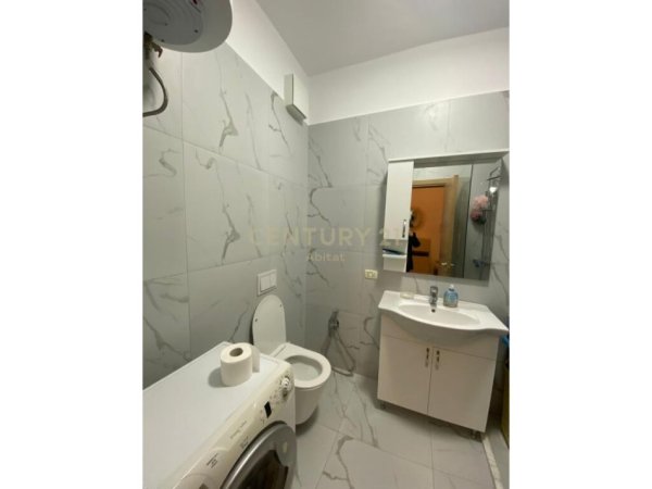 Tirane, jap me qera apartament 2+1+Ballkon , 86 m² 700 € (Kopshti Botanik Zoologjik)