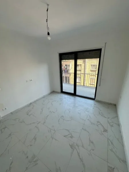 Tirane, jepet me qera zyre Kati 7, 121 m² 750 € (Myslym Shyri)