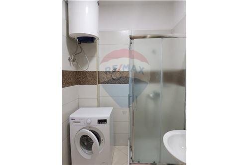 Tirane, jepet me qera apartament 2+1 , 70 m² 450 € (Rruga Thanas Ziko - Shkolla e Kuqe)