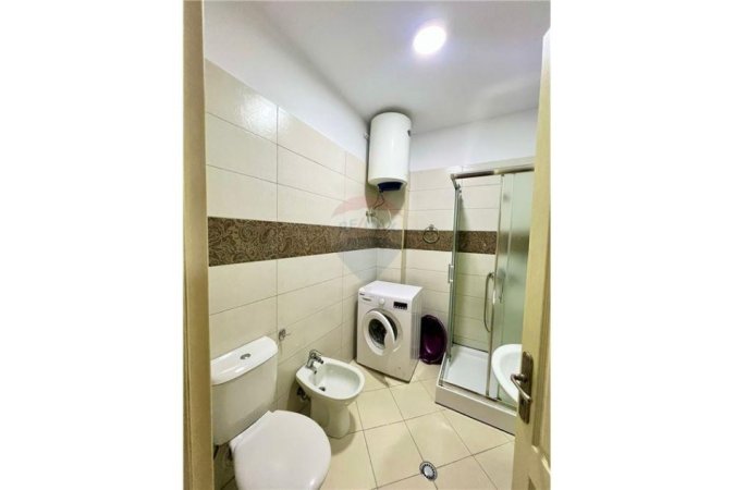 Tirane, jepet me qera apartament 2+1 Kati 4, 70 m² 460 € (Rruga Thanas Ziko)