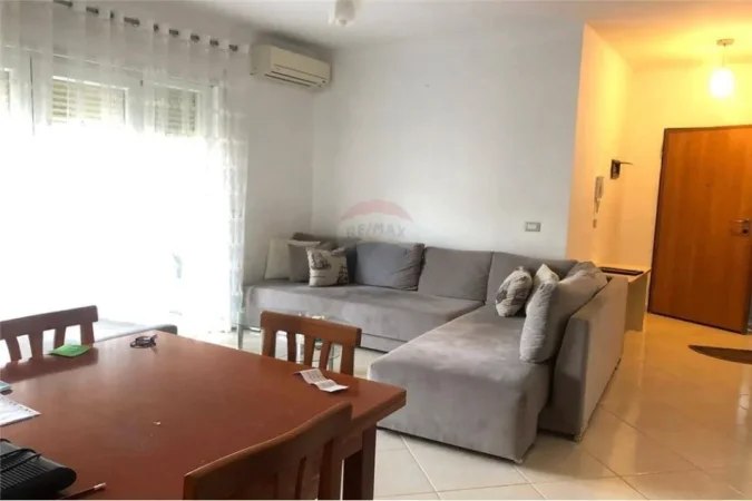 Tirane, jepet me qera apartament Kati 4, 100 m² 450 € 