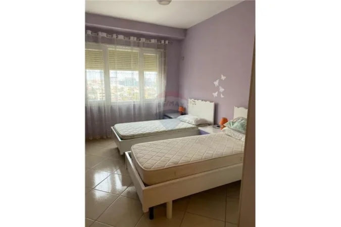 Tirane, jepet me qera apartament Kati 4, 100 m² 450 € 