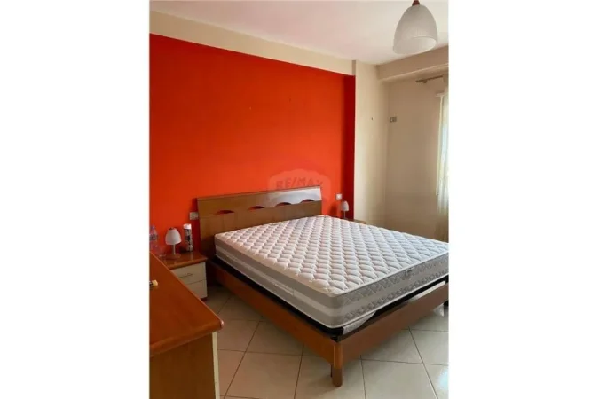Tirane, jepet me qera apartament Kati 4, 100 m² 450 € 