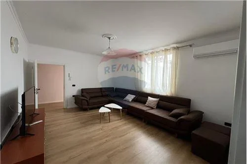 Tirane, jepet me qera apartament 1+1 Kati 3, 90 m² 400 € (- Rruga e Dibrës, Shqipëri)