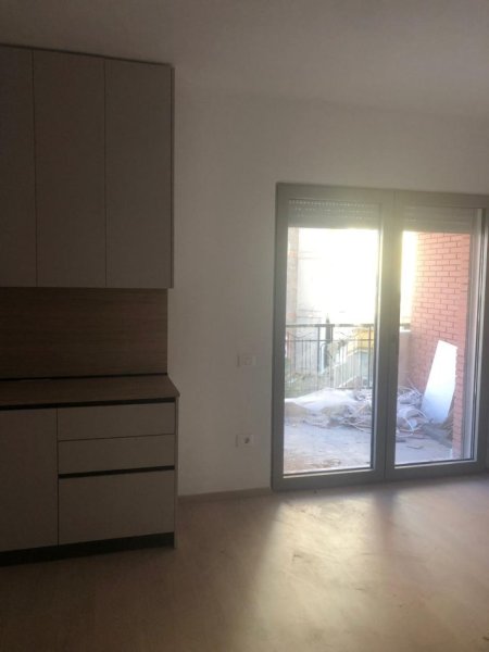 Tirane, jepet me qera apartament 2+1 Kati 3, 93 m² 800 € (Delijorgji)