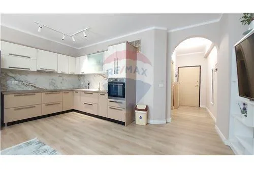 Tirane, jepet me qera apartament 1+1 Kati 2, 71 m² 530 € (Liqeni i Thatë, Shqipëri)