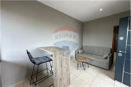 Tirane, jepet me qera apartament 1+1 Kati 2, 42 m² 450 € (Shkolla e Baletit - Tregu Elektrik, Shqipëri)