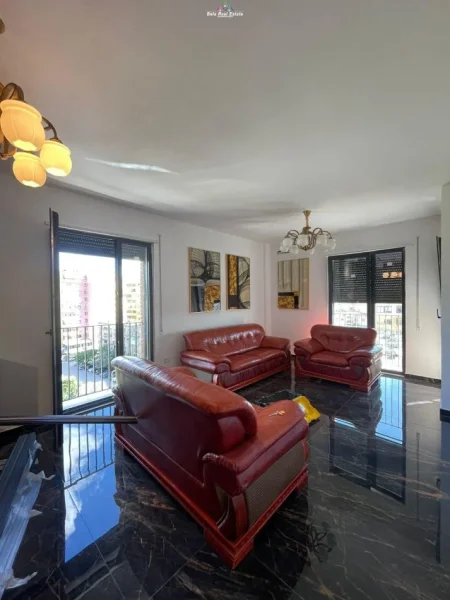 Tirane, jap me qera apartament 2+1 Kati 6, 122 m² 550 € (porcelan)
