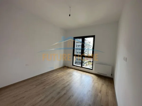 Tirane, jepet me qera zyre Kati 6, 127 m² 1.000 € (SQAURE 21)