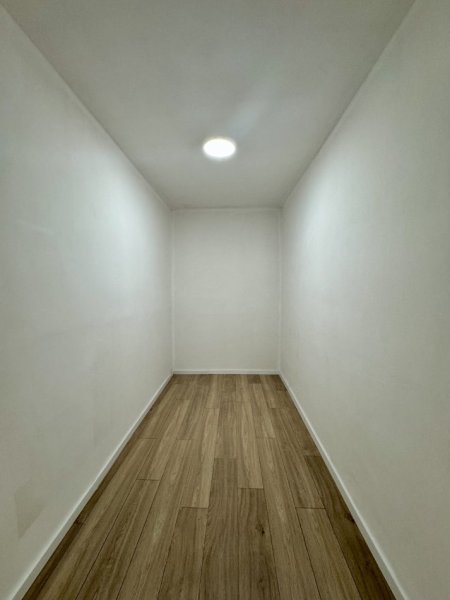 Tirane, jepet me qera apartament 1+1 (preferohet për zyra), Kati 1, 72m² 500 € (Rruga Qemal Stafa)