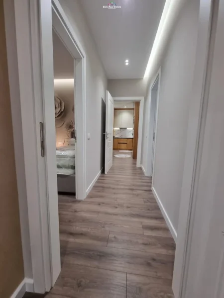 Tirane, jepet me qera apartament 2+1 Kati 2, 114 m² 1.000 € (ali demi)