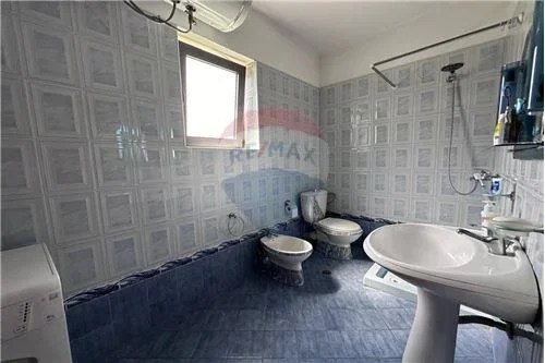 Tirane, jepet me qera apartament duplex 2+1 , 165 m² 600 € (21 Dhjetori, Shqipëri)